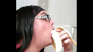 Gwenny gluteus maximus deep throat